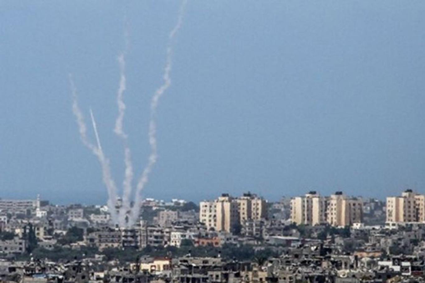 Siyonist çeteler Gazze'ye saldırılarını sürdürüyor